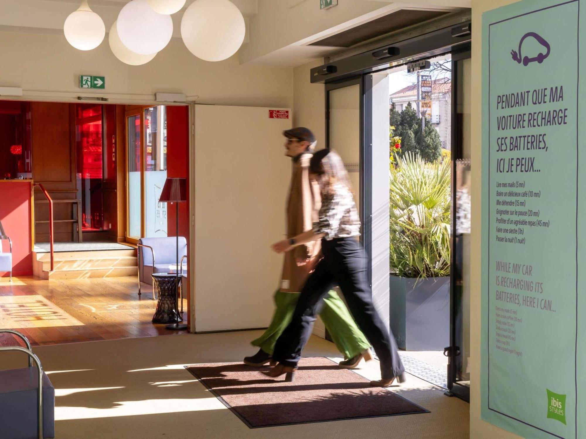 Ibis Styles Le Puy En Velay Hotel Eksteriør billede
